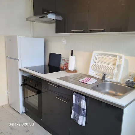 T4 Pour 6p - Balcon - Parking Gratuit - Fibre Apartment Chambéry